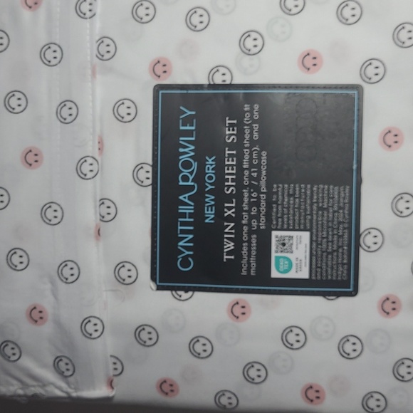 New Cynthia Rowley happy Smiley Faces White, Pink & Black 3 PC Twin XL Sheet Set - Picture 3 of 3